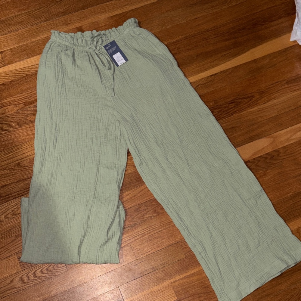Universal Thread Light Green Wide-Leg Pants